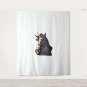 Tenture Une licorne avec un sweat - shirt à capuche boit u