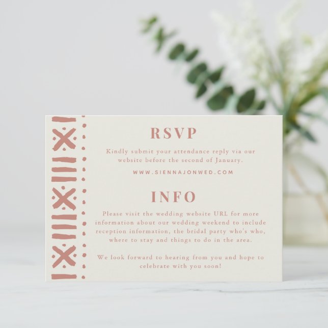 Terracotta Boho Mudcloth Border Wedding RSVP Karte (Stehend Vorderseite)