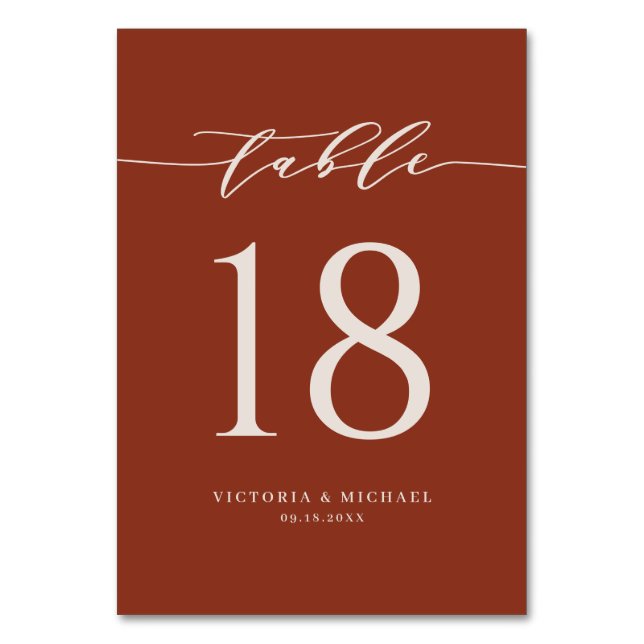 Terracotta Bold Minimalistische Script Wedding Tischnummer (Vorderseite)