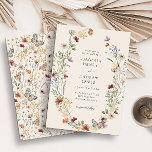 Terracotta Floral Wedding Einladung<br><div class="desc">Diese stilvolle und elegante Hochzeitseinladung besticht durch herrliche, handbemalte Wildblumen in Aquarelltönen, die als hübscher Kranz mit einem hübschen Muster auf der Rückseite angeordnet sind. Finden Sie passende Artikel in der Tan Boho Wildblume Wedding Collection.</div>