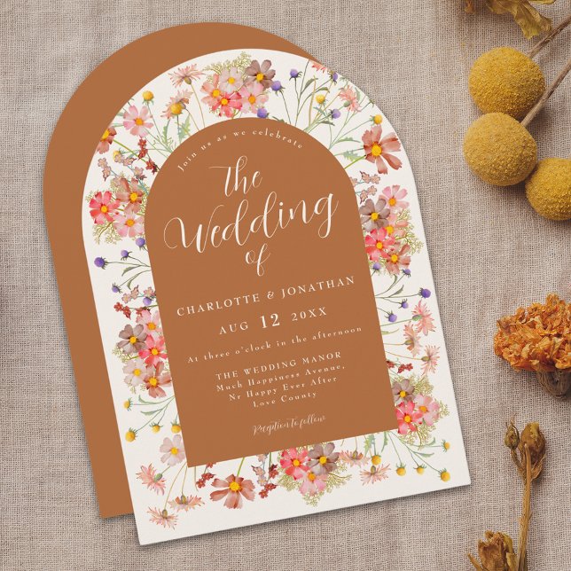 Terracotta Floral Wedding Einladung (Boho fall floral wildflower arch elegant script terracotta burnt orange wedding invitation )