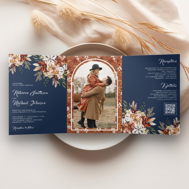 Terracotta Floral Wildblume Navy Blue Wedding Dreifach Gefaltete Einladung (Von Creator hochgeladen)