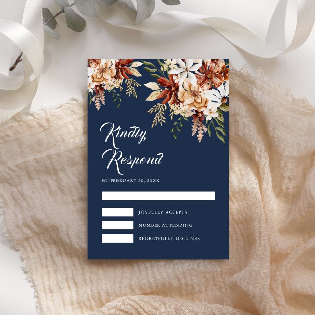 Terracotta Floral Wildblume Navy Blue Wedding RSVP Karte (Von Creator hochgeladen)