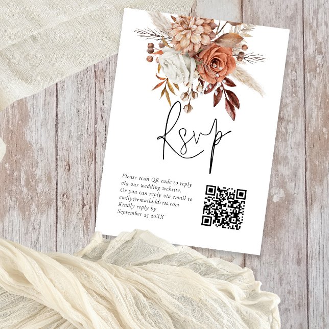 Terracotta Florals QR Code Wedding RSVP Card Begleitkarte (Von Creator hochgeladen)