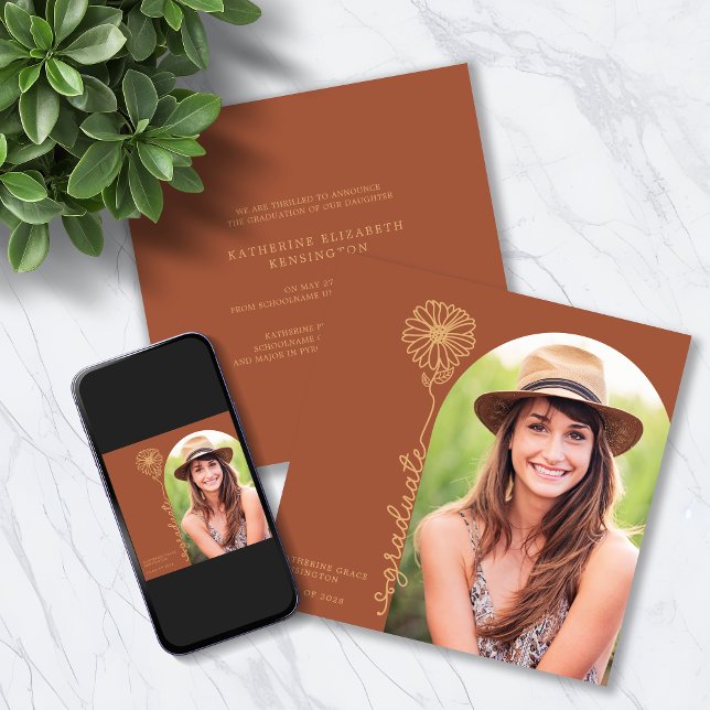 Terracotta Gold Handgeschriebener Blumenstrauß Abs Einladung (Terracotta Gold Handwritten Floral Square Graduation Invitation Announcement Invitation Download)