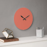 Terracotta Große Wanduhr<br><div class="desc">Terracotta ist eine warme, erdige rötlich-braune Farbe, die ihren Namen von "Terra cotta" bekommt, italienisch für "gebackene Erde", was sich auf das gebrannte Tonmaterial bezieht. Es ist ein vielseitiger Schatten, der den Enthusiasmus von Orange mit den Erdung von braunen Qualitäten verbindet, die oft im Design für seine rustikale, natürliche Anziehungskraft...</div>