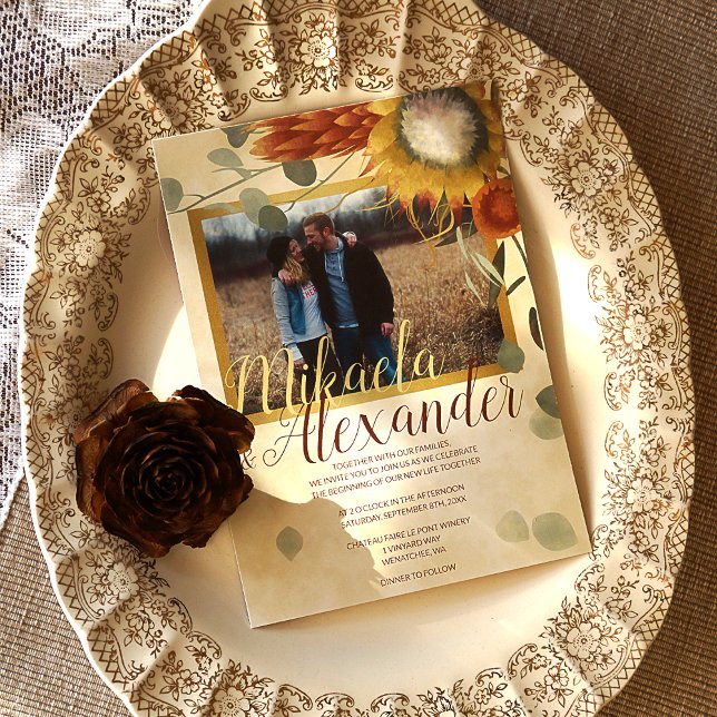 Terracotta King Protees Eukalyptus Grüner Fall Einladung (Fall Wedding Invitation with Gold Photo Frame and Orange, Gold, Sage Green Fall Plants)