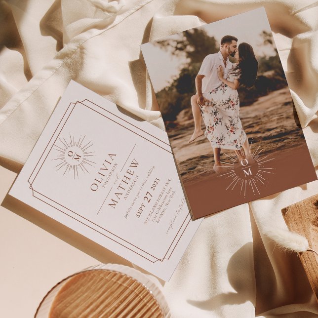 Terracotta Mid Century 70er Monogram Foto Wedding Einladung (Von Creator hochgeladen)