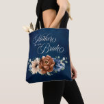 Terracotta Navy Greenery Mutter der Bride Tasche<br><div class="desc">Elegantes Navy Blau,  Terracotta ,  Orange erthy floral Thema Hochzeit Mutter der Braut Tote-Tasche mit elegantem Bouquet von Navy Blau,  Terracotta Rose Peonies und grünen eucalyptus Blätter. Bitte kontaktieren Sie mich für Hilfe bei der Anpassung oder wenn Sie ein anderes Produkt mit diesem Design benötigen.</div>