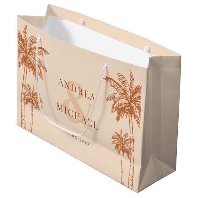 Terracotta Palm Trees & Ampersand Strand Hochzeit Große Geschenktüte (Vorderseite Schrägansicht)