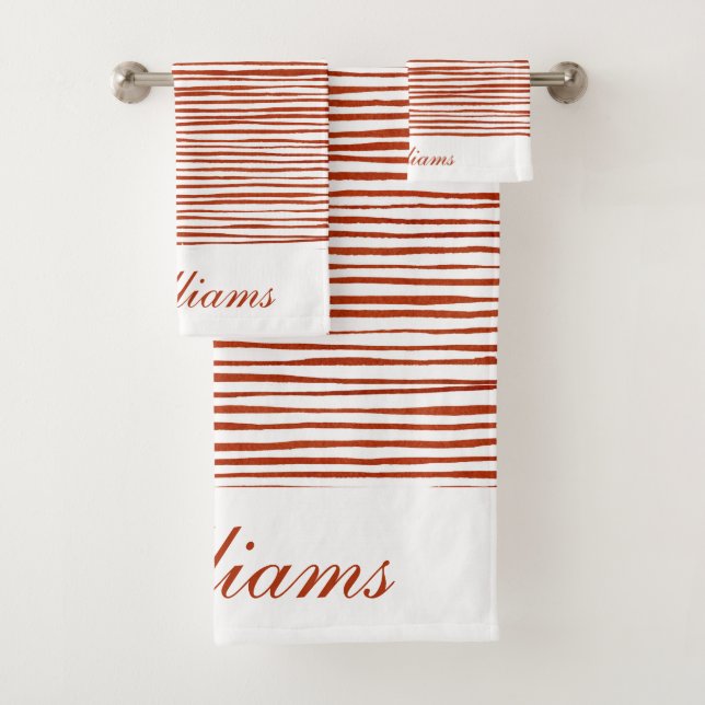 Terracotta Red Watercolor Textur Streifen Name  Badhandtuch Set (Insitu)