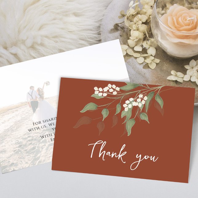 Terracotta Vielen Dank Kalligrafie Blumengrün Dankeskarte (Simple terracotta floral wedding thank you card with a photo template. )