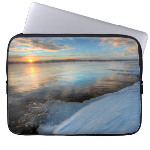 Teslin Lake Nach einem Sturm, Yukon Laptopschutzhülle