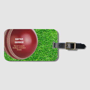 Testen des roten Cricket-Balls mit benutzerdefinie Gepäckanhänger