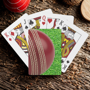 Testen des roten Cricket-Balls mit benutzerdefinie Spielkarten