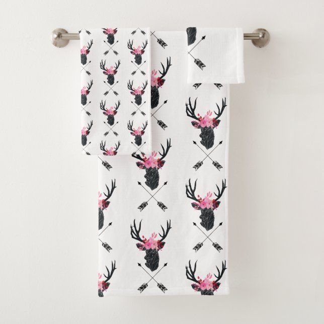Tête de cerf géométrique avec fleurs et flèches cr (En situation)