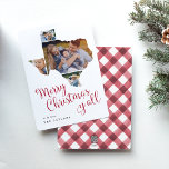 Texas Christmas | Zuhause Staat Multi Foto Collage Feiertagskarte<br><div class="desc">Frohe Weihnachten, du alle! Diese niedliche Texas Ferienkarte zeigt das Sprichwort in skurrilen roten Schriftzeichen unter einer Silhouette des Staat von Texas, die vier Ihrer Lieblings-Fotos hält. Personalisieren Sie mit Ihrem persönlichen Gruß und Namen am unteren Rand. Die Karten werden in ein kariertes, handgemaltes Büffel mit rotem und weißem Büffel...</div>