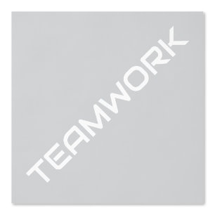 Text des weißen diagonalen TEAMWORKS auf pastelgra Tapete