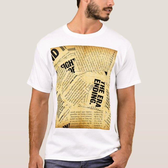 Text in Zeitungen mit altem Papier T-Shirt (Vorderseite)