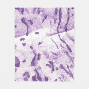 Texturiert von Tieren. Lavendelbahn. L Fleecedecke