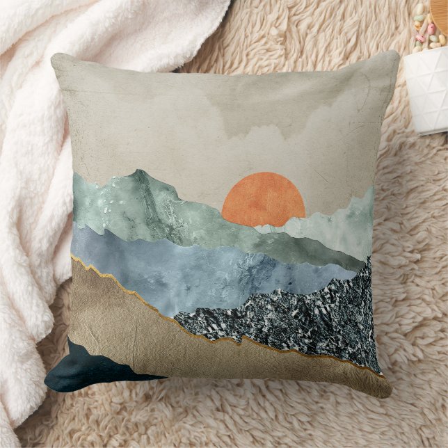 Texturierte Bergschichten mit Sonnenuntergang Kissen (Decke)