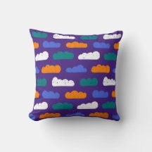 Texturierte Crayon Wolken auf Royal Lila