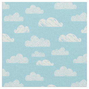 Texturierte Wolken auf hellblau Stoff