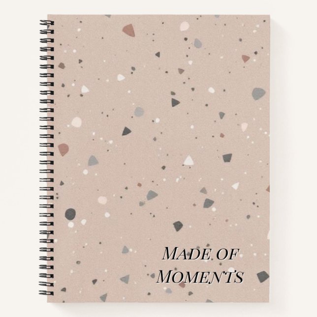Texturiertes Terrazzo-Muster | Mocha Mousse Elegan Notizbuch (Vorderseite)