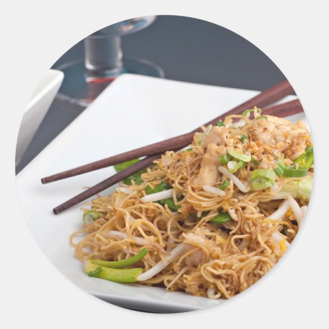 Thai Food Lo Mein Noodles Dish Runder Aufkleber (Vorderseite)