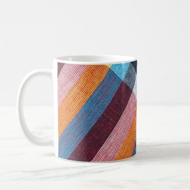 Thai Loincloth: Closeup Fabric Texture. Kaffeetasse (Links)