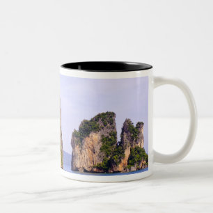 Thailand, Andaman-Meer. Ao Phang Nga-Inseln in 2 Zweifarbige Tasse