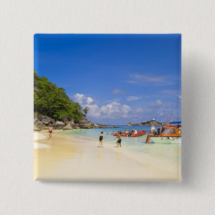Thailand, Andaman-Meer. Passagiere an Land bei Button