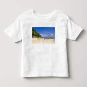 Thailand, Andaman-Meer. Passagiere an Land bei Kleinkind T-shirt