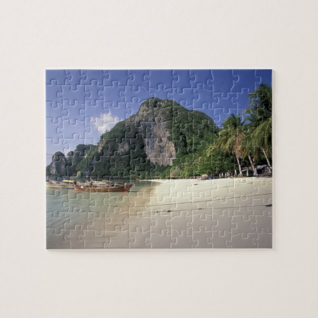 Thailand, Andaman Sea, Ko Phi Phi Island, Strand (Horizontal)