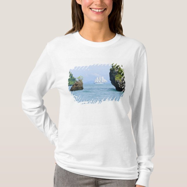 Thailand, Andaman Sea. Star Fyer Clipper Schiff 2 T-Shirt (Vorderseite)