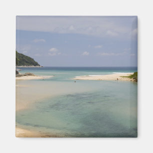 Thailand, Phuket, Nai Harn Strand. Magnet
