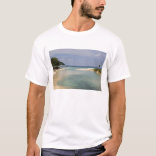 Thailand, Phuket, Nai Harn Strand. T-Shirt