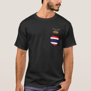 Thailändische Flagge Schwarzer Chihuahua-Hund in d T-Shirt