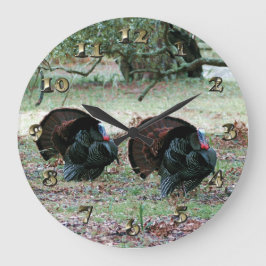 Thanksgiving Day Wild Turkeys in an Open Field Große Wanduhr