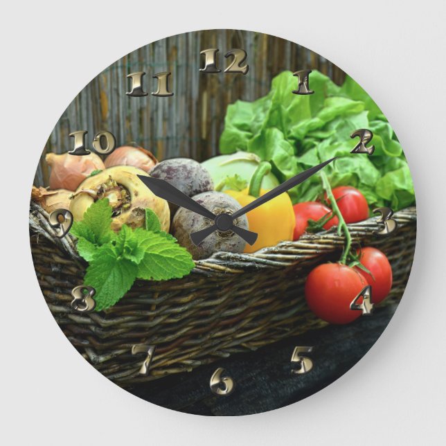 Thanksgiving Vegetable Harvest in a Basket Große Wanduhr (Vorderseite)