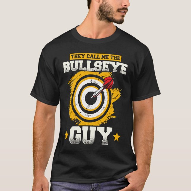 The Call Me Darts Bullseye Guy T-Shirt (Vorderseite)