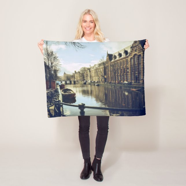 The Canals of Urban Amsterdam Fleecedecke (Beispiel)
