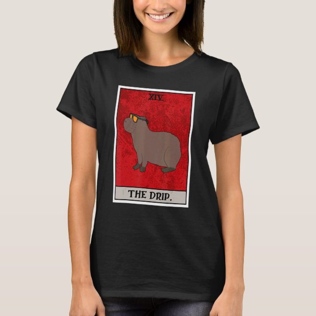 The Capybara Drip Tarot Card Semi Aquatic Big Rode T-Shirt (Vorderseite)