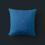 The design conveys a calm and cozy atmosphere kissen<br><div class="desc">Blue pillow with a pattern of turquoise circles on a gradient background from dark to light blue. The design conveys a calm and cozy atmosphere.</div>