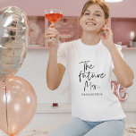 The Future Mrs and Your Name Modern Beauty T-Shirt<br><div class="desc">Mit der Einführung von "The Future Mrs. and Your Name" Modern Beauty Gift Set von Zazzle Celebrate die fröhliche Gelegenheit der Zukunft Mrs. mit einem modernen Schönheitsgeschenk Set von Zazzle, das Luxus, Personalisierung und Stil kombiniert. Dieses exklusive Geschenkgutschein-Set soll ihr auf ihrem Weg zur Ehefrau ein ganz besonderes Gefühl geben....</div>