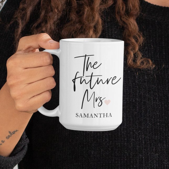 The Future Mrs and Your Name Modern Beauty Zweifarbige Tasse (Von Creator hochgeladen)