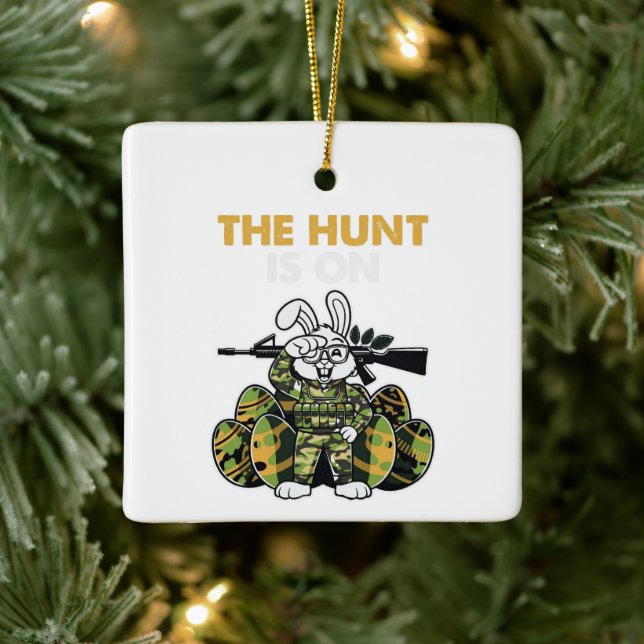 The Hunt Is On Easter Ornament (Baum)
