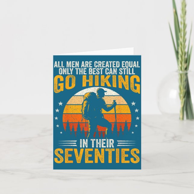 The Men Still Go Hiking In Their Seventies Funny H Karte (Vorderseite)