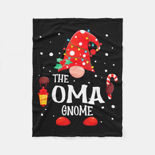 The Oma Gnome Matching Family Christmas Gnome Paja Fleecedecke (Vorderseite)