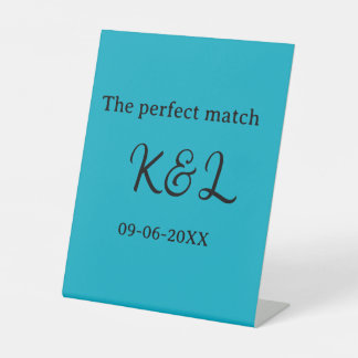 The perfect match couple name letter date blue sim sockelschild